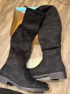 Vepose Black Over-the-Knee Faux Suede Boots